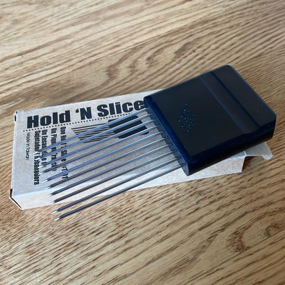 Pampered Chef Hold ‘N Slice - Picture 1 of 2